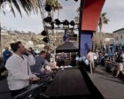 An #UpForWhatever Parade in 360°